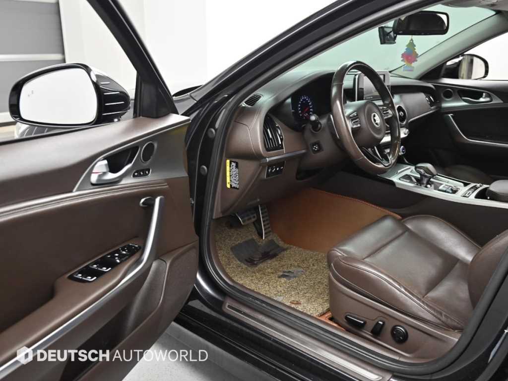 Kia Stinger — photo 11