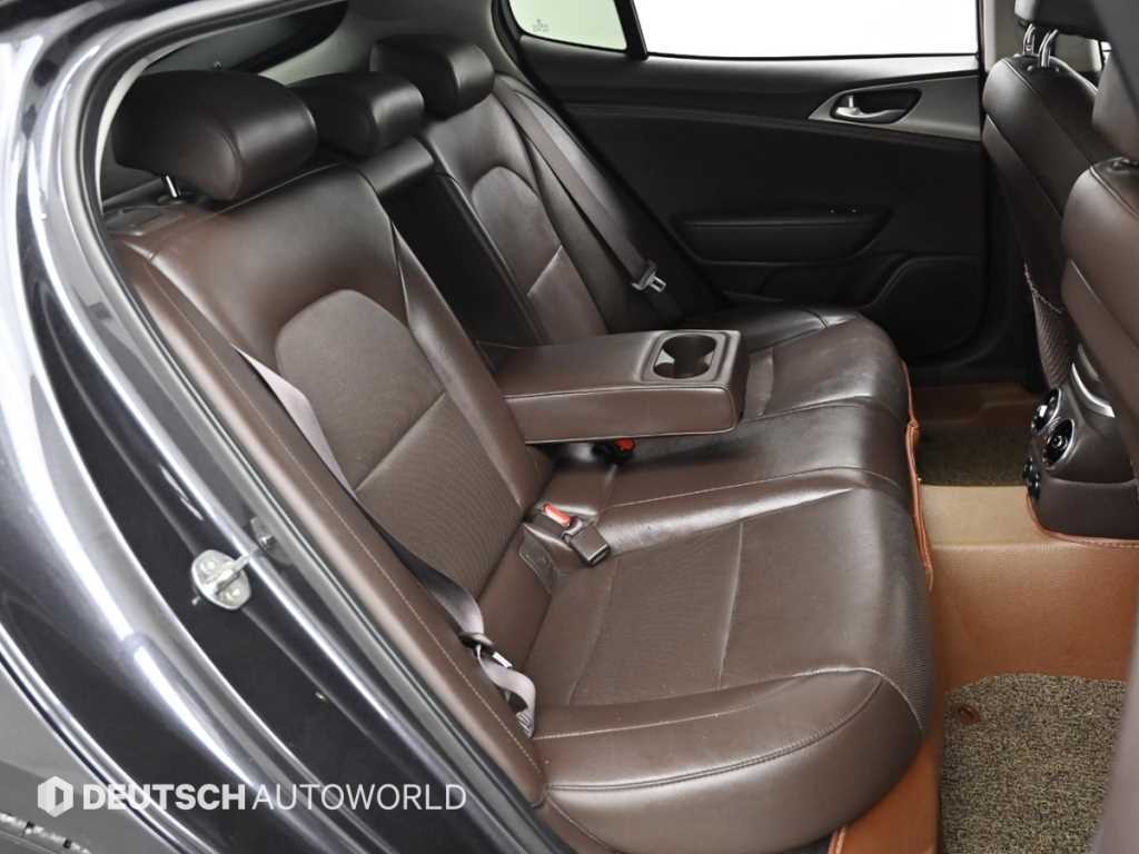Kia Stinger — photo 12