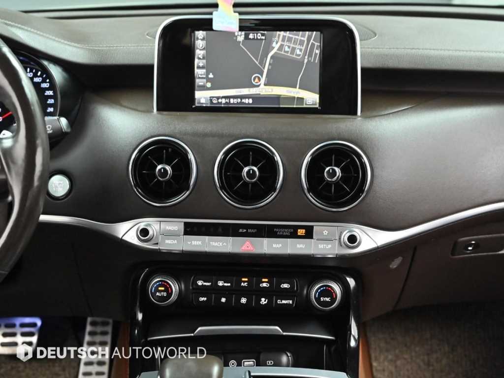 Kia Stinger — photo 14