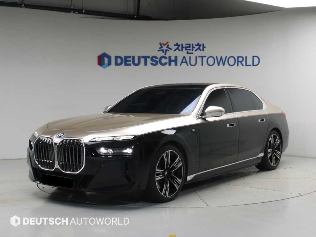 BMW 7-Series — photo 01