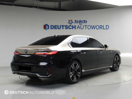 BMW 7-Series — photo 02