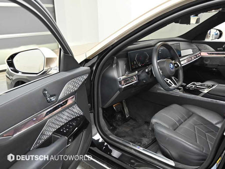 BMW 7-Series — photo 11