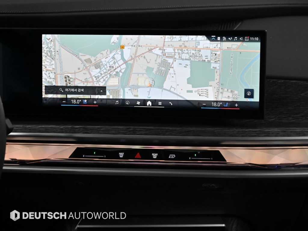 BMW 7-Series — photo 14