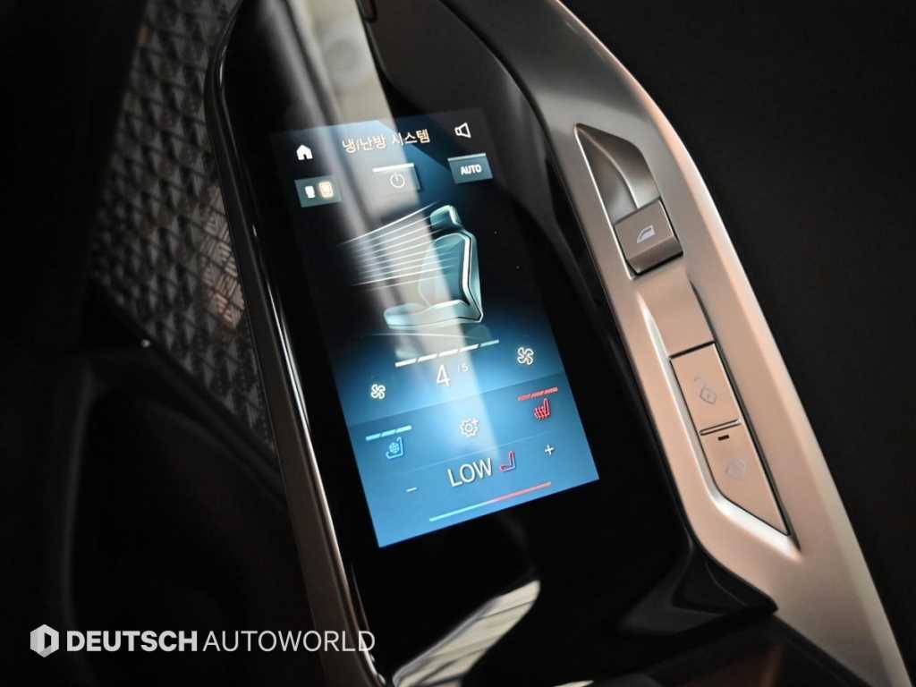 BMW 7-Series — photo 16