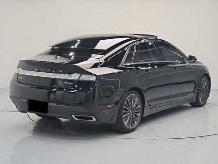 Lincoln MKZ — photo 04