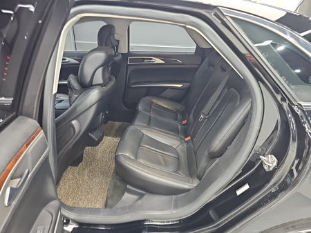 Lincoln MKZ — photo 12