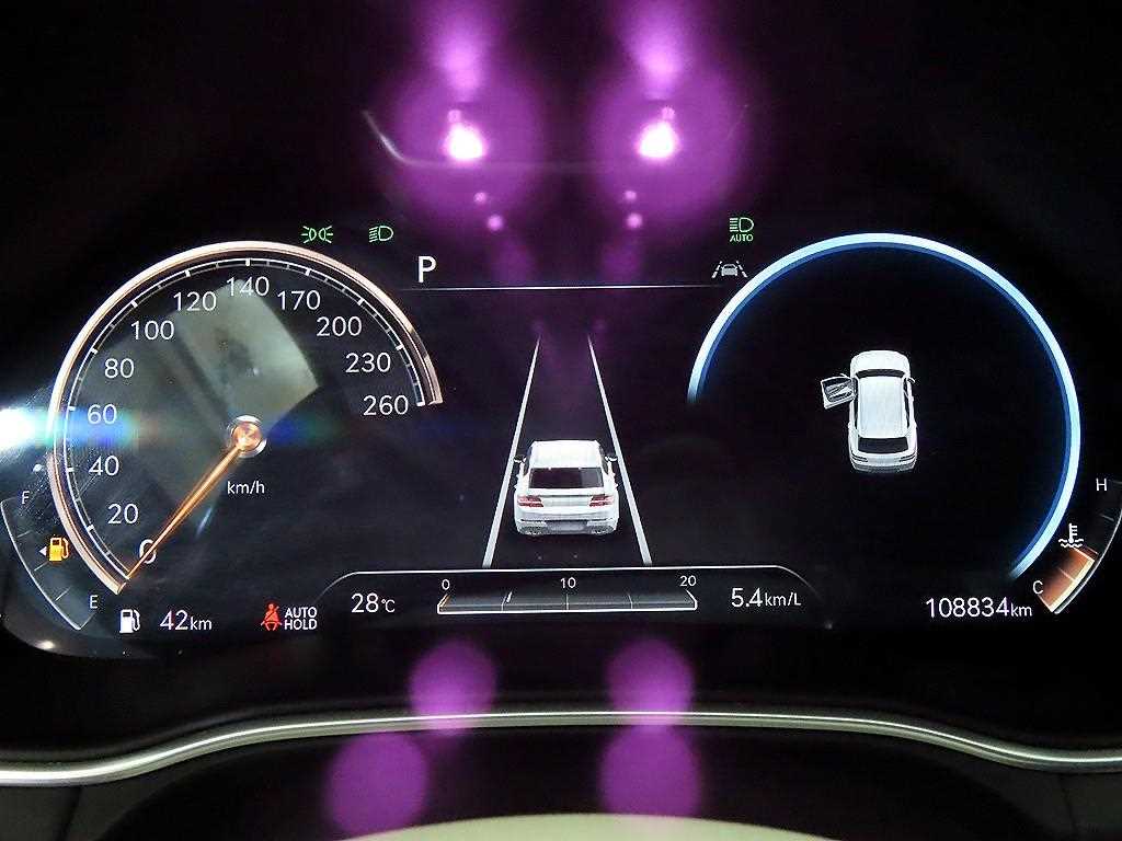 Genesis GV80 — photo 09