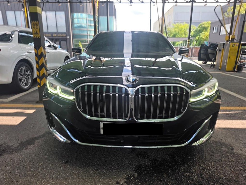 BMW 7-Series — photo 02