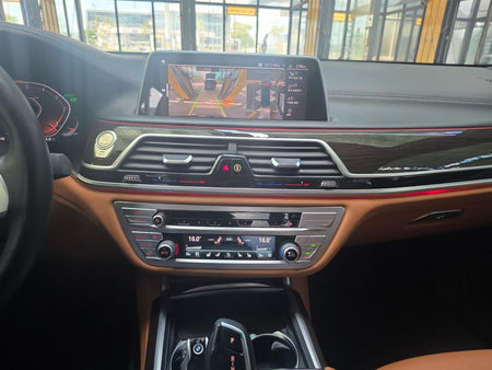 BMW 7-Series — photo 10