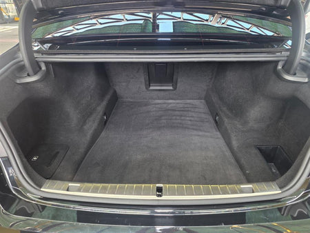 BMW 7-Series — photo 12