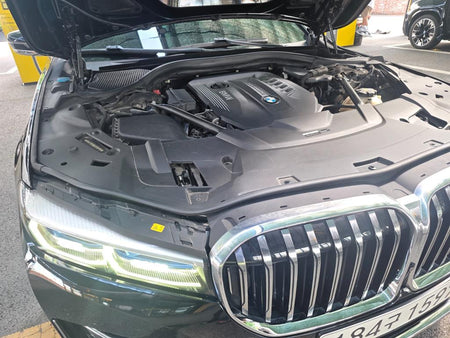 BMW 7-Series — photo 20