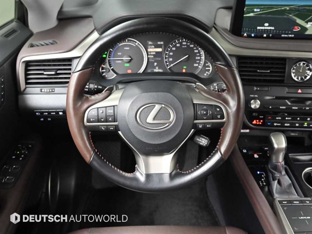 Lexus RX — photo 13