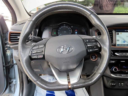 Hyundai Ioniq — photo 08