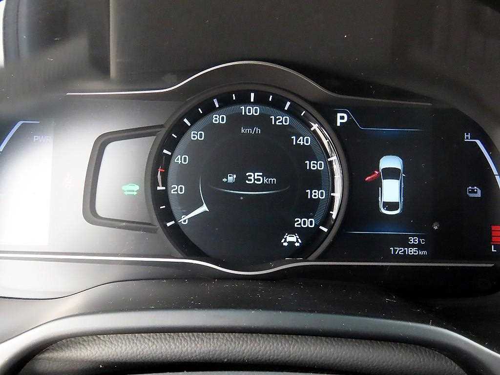 Hyundai Ioniq — photo 09