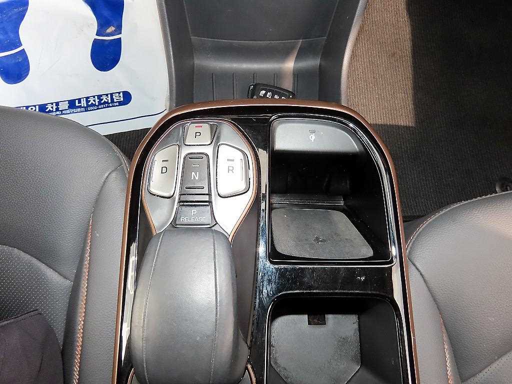 Hyundai Ioniq — photo 10