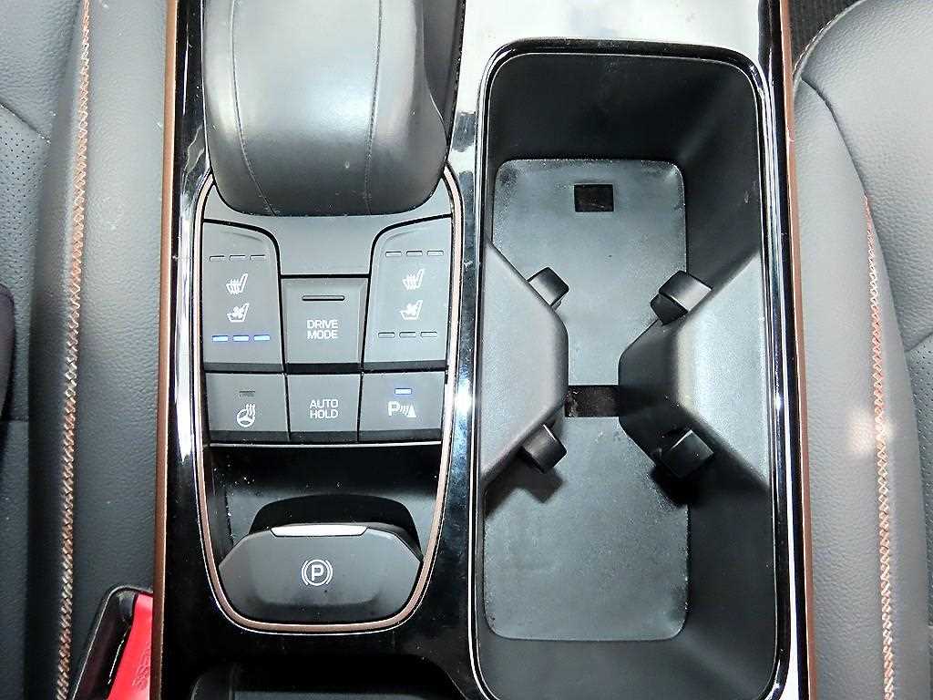 Hyundai Ioniq — photo 13