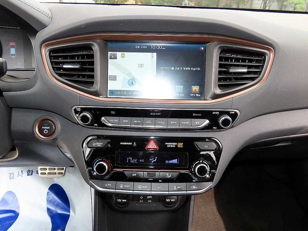 Hyundai Ioniq — photo 14