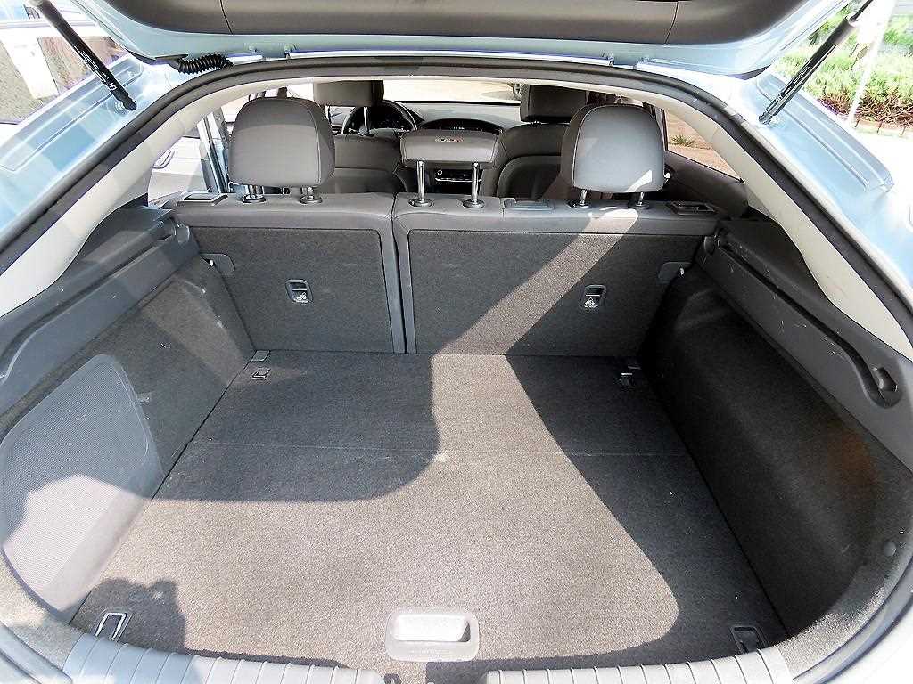 Hyundai Ioniq — photo 18