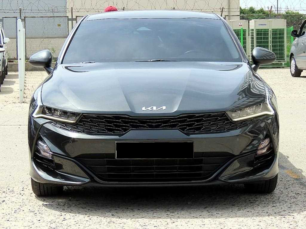 Kia K5 — photo 01