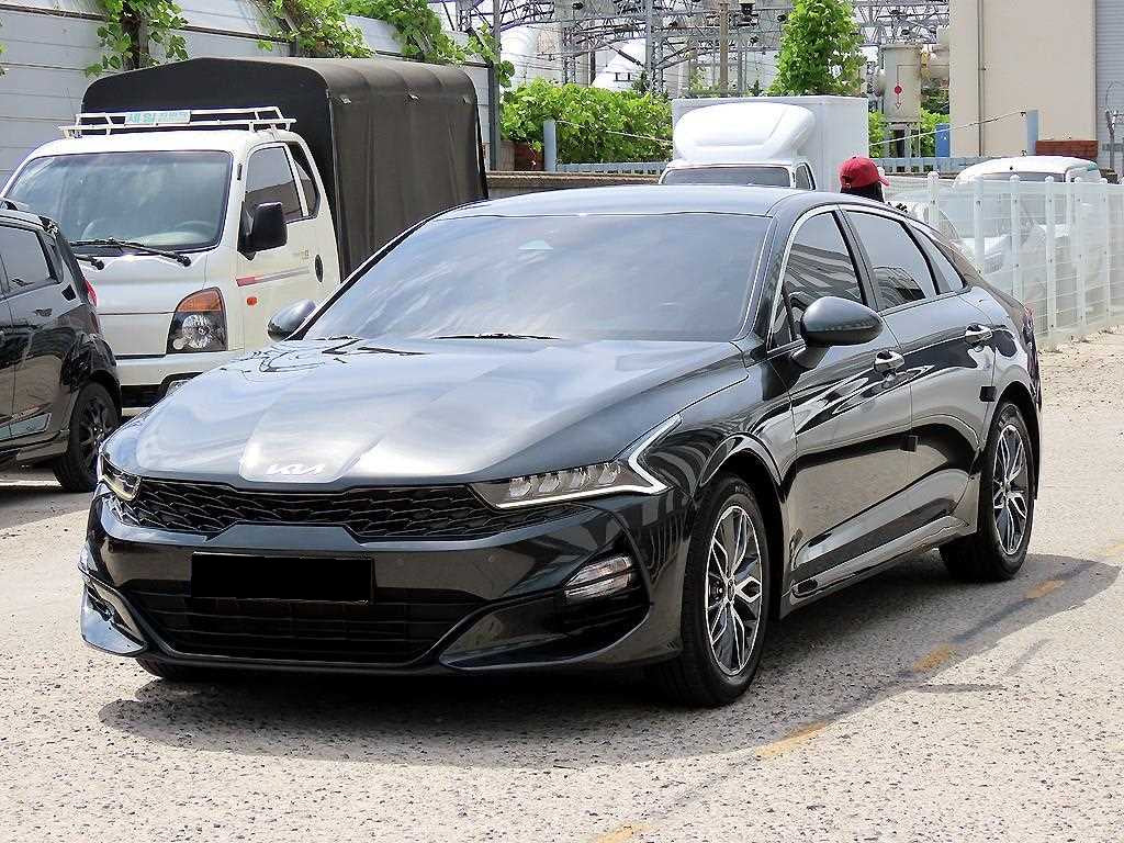 Kia K5 — photo 02