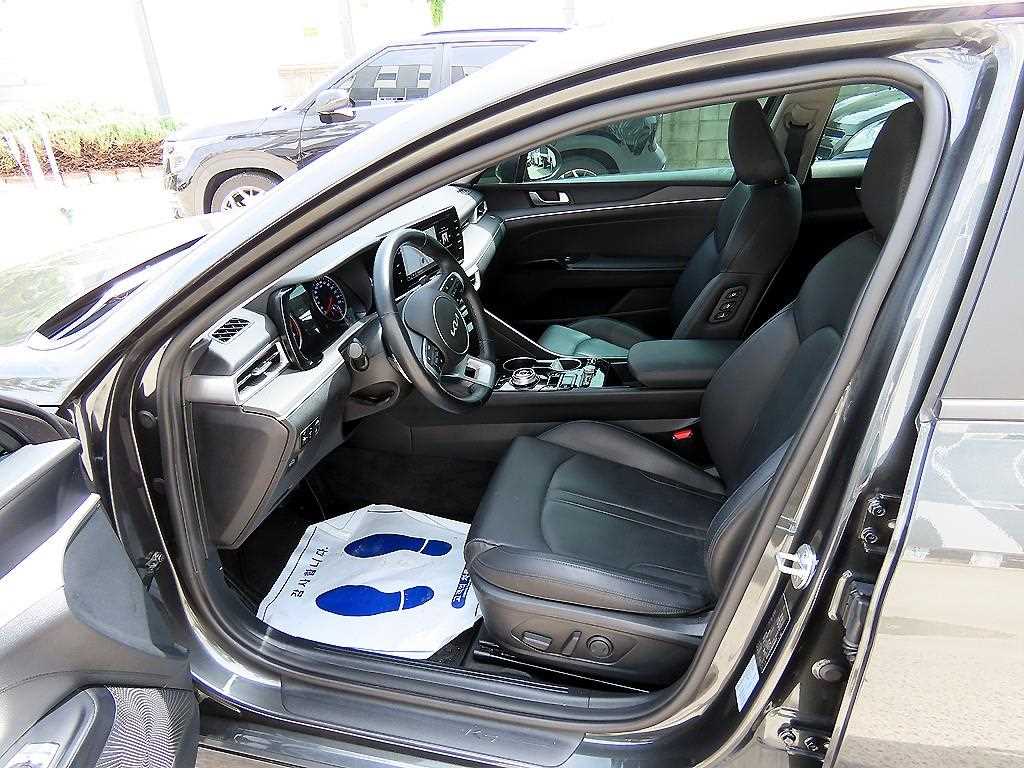 Kia K5 — photo 05