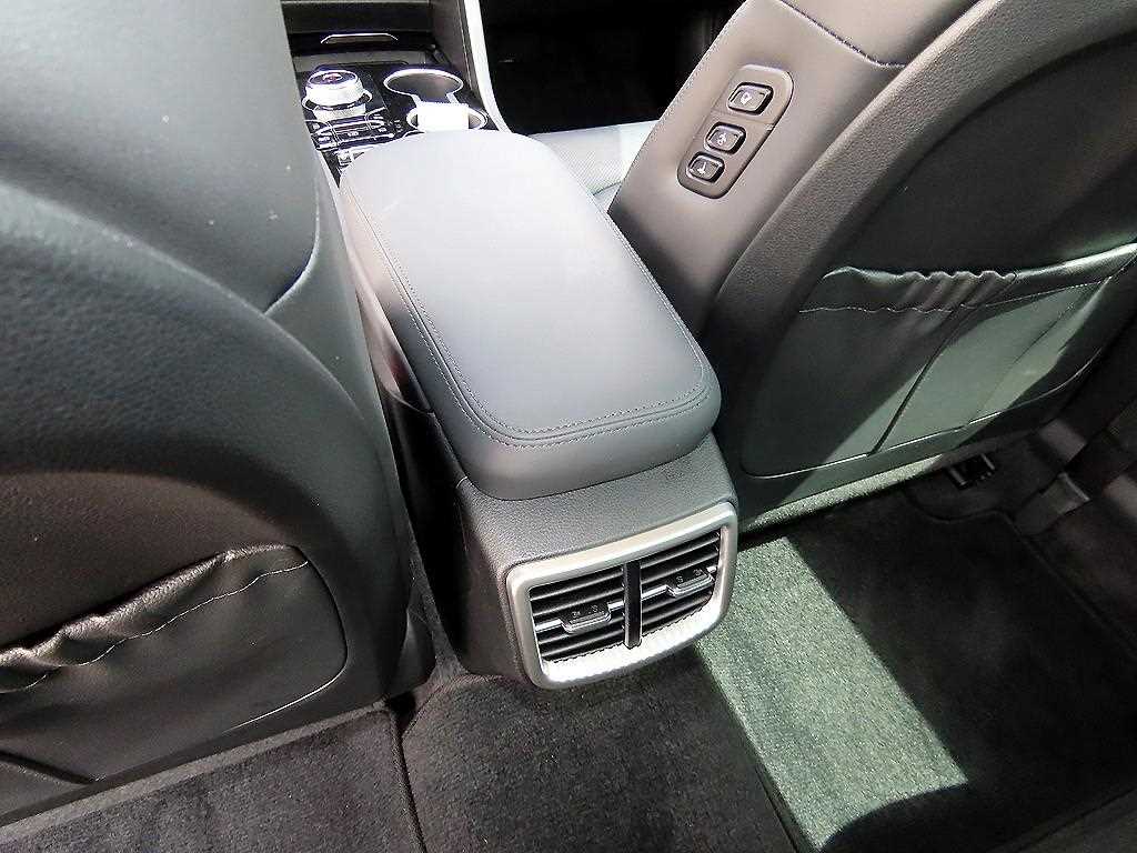 Kia K5 — photo 18