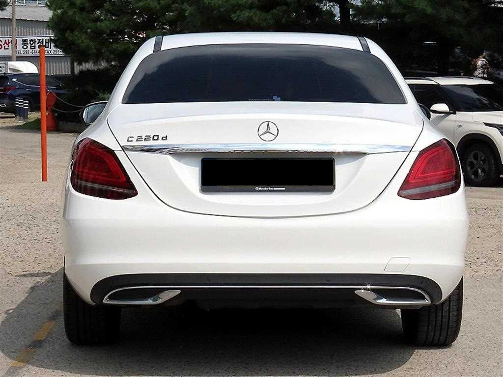 Mercedes-Benz C-Class — photo 04