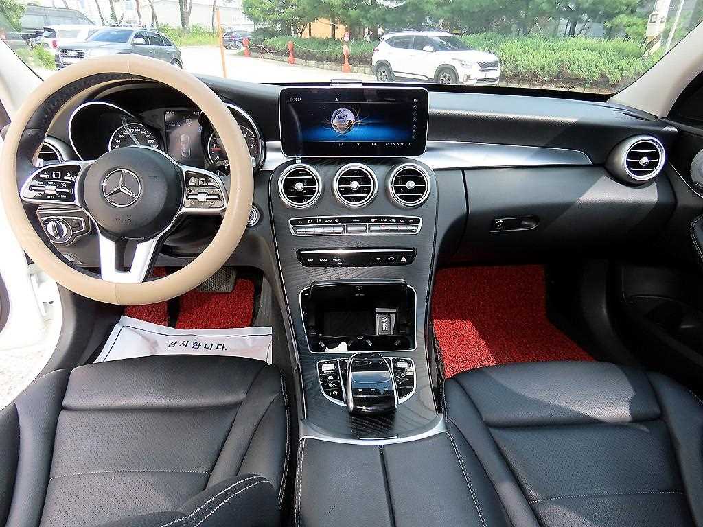 Mercedes-Benz C-Class — photo 07