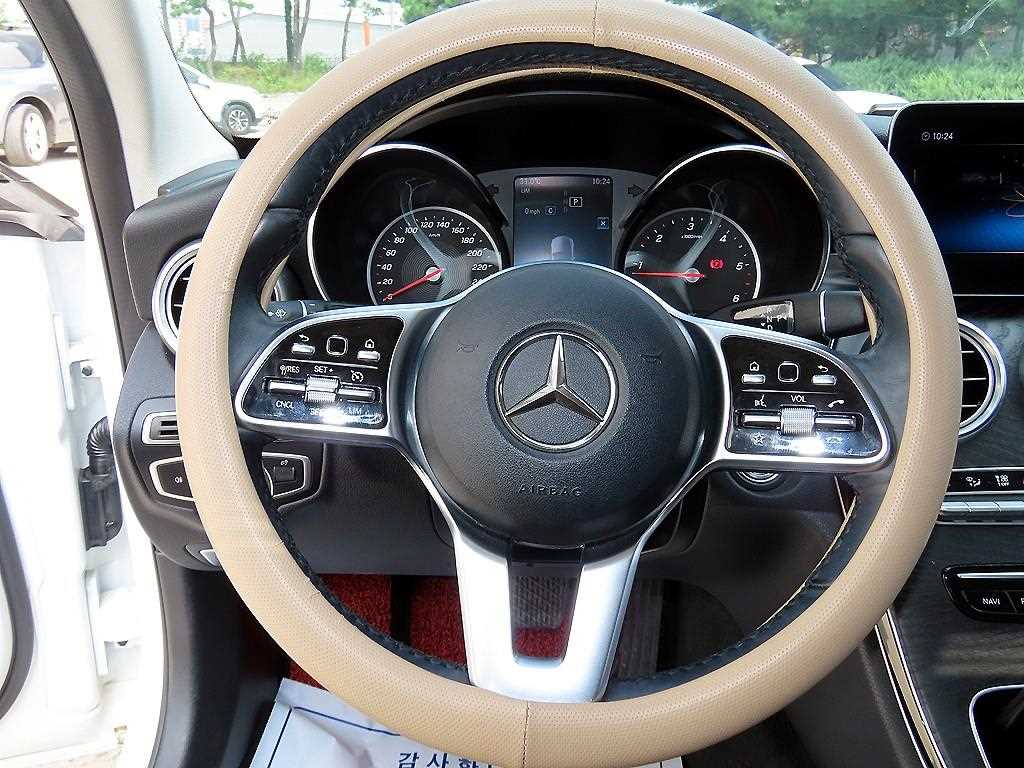 Mercedes-Benz C-Class — photo 08