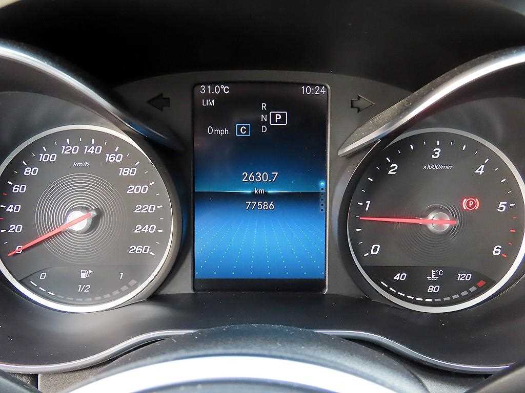 Mercedes-Benz C-Class — photo 09