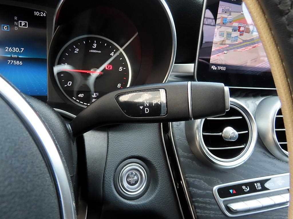 Mercedes-Benz C-Class — photo 10