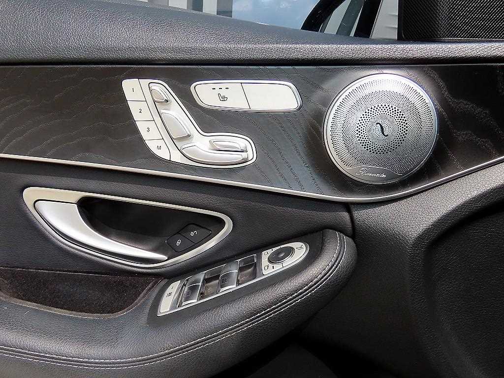 Mercedes-Benz C-Class — photo 11