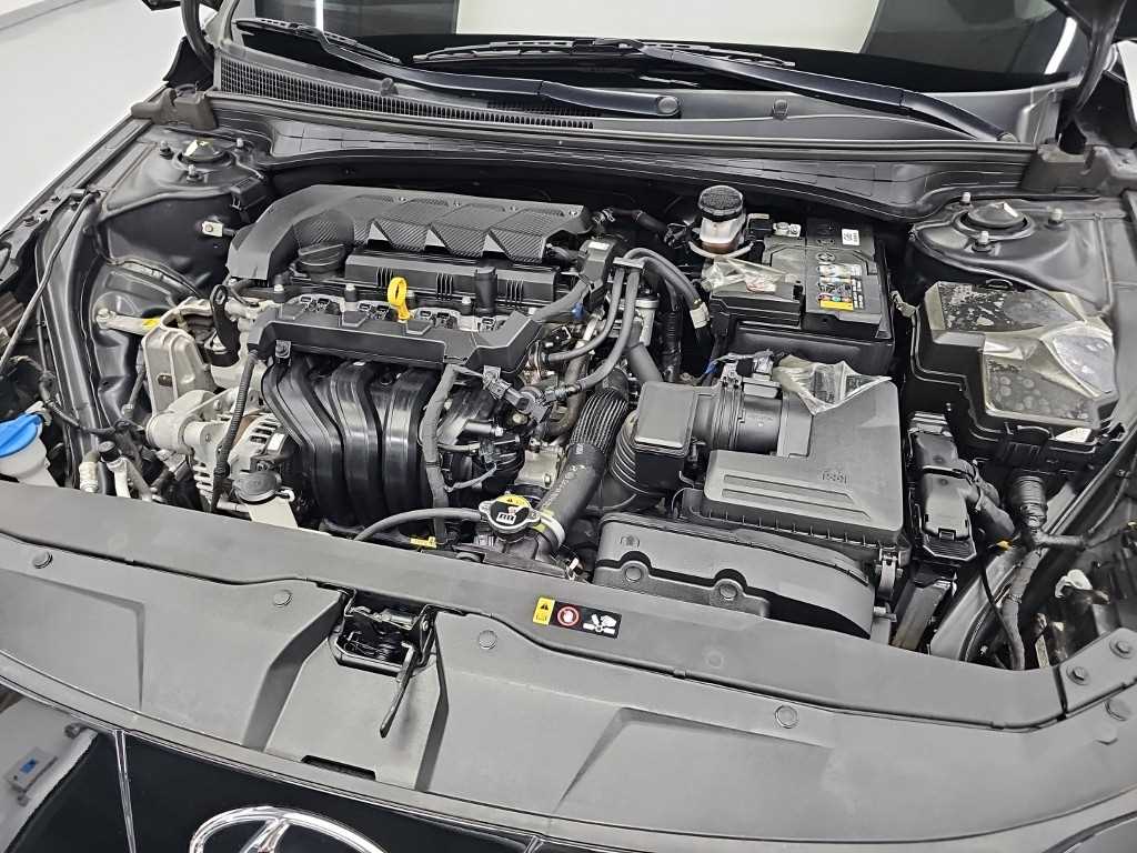 Hyundai Avante — photo 05