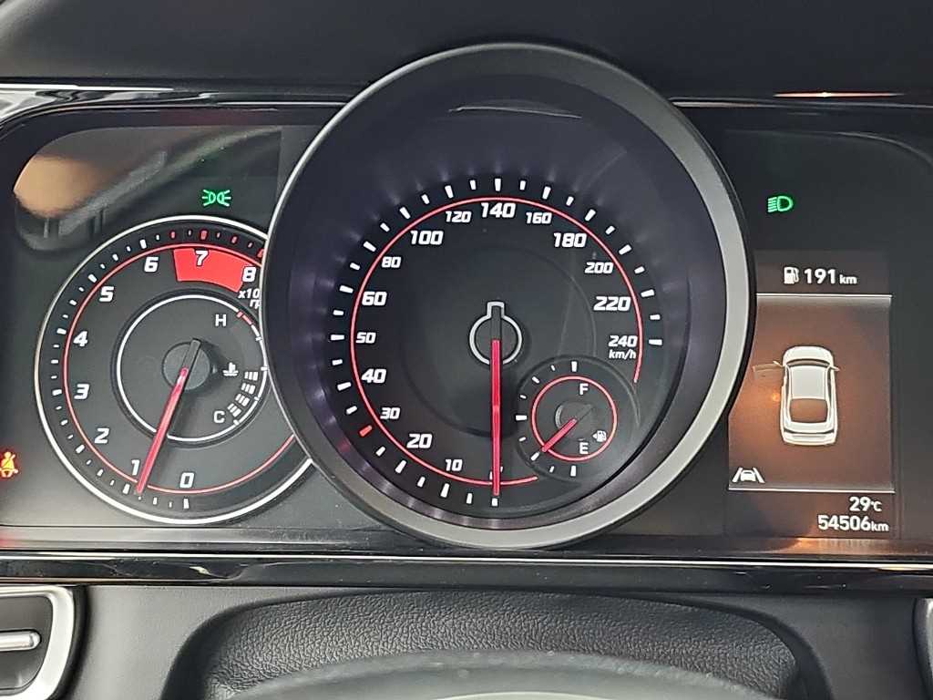Hyundai Avante — photo 06