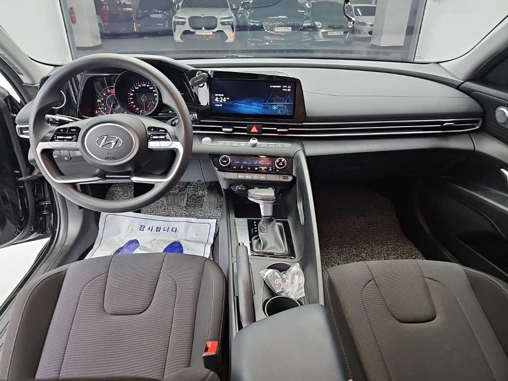 Hyundai Avante — photo 07