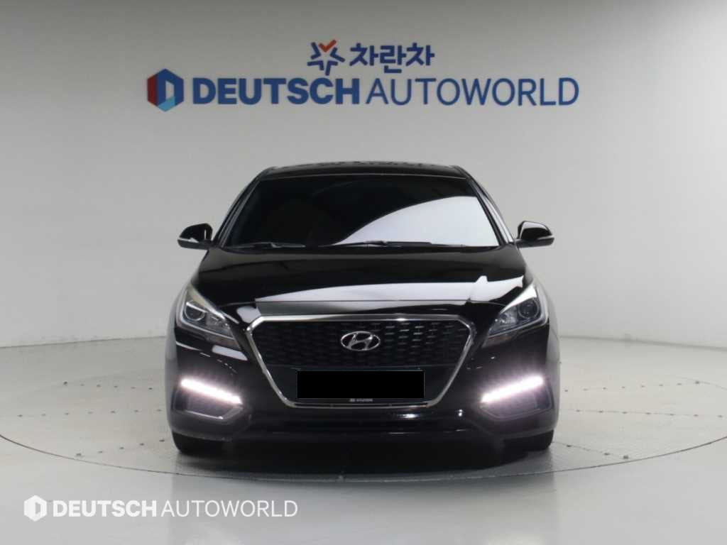 Hyundai Sonata — photo 03