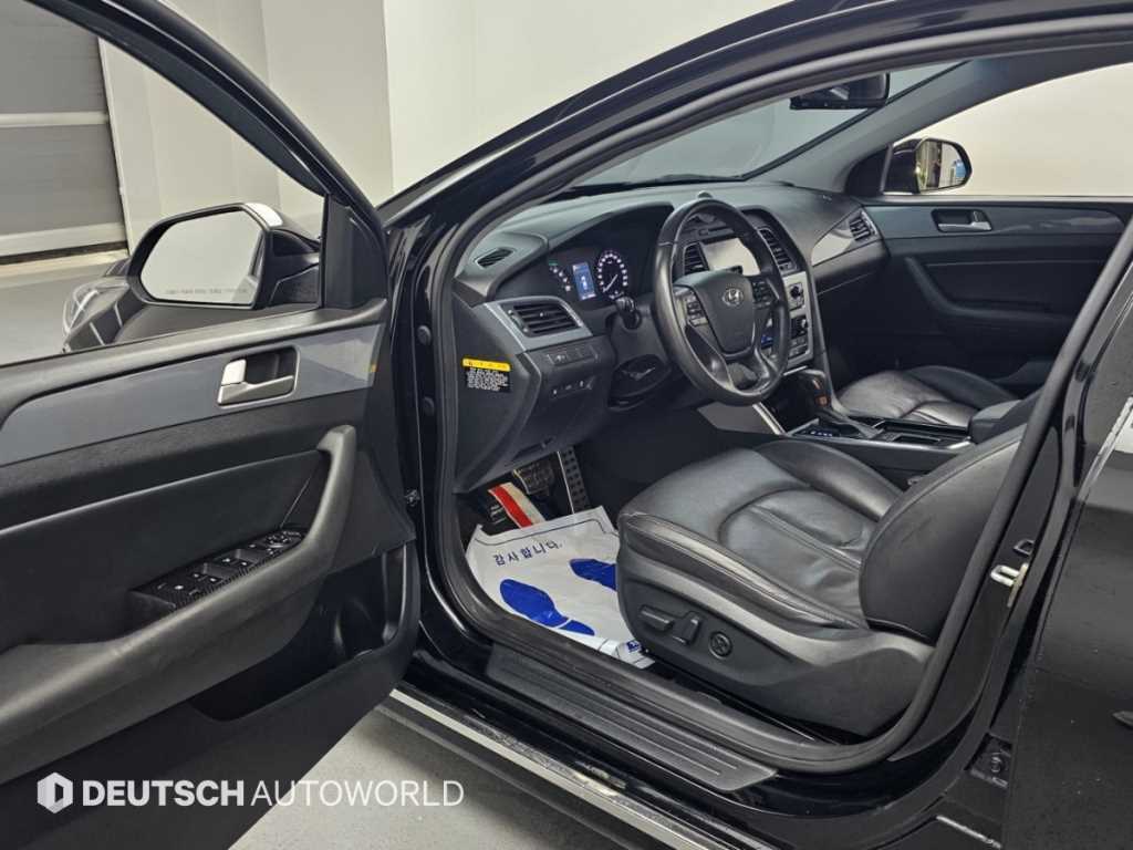 Hyundai Sonata — photo 11