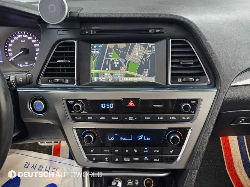 Hyundai Sonata — photo 14