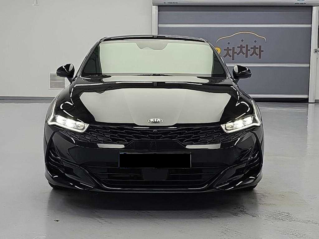 Kia K5 — photo 02