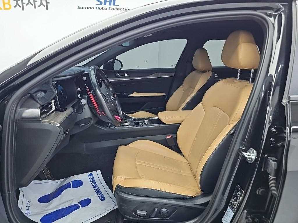 Kia K5 — photo 11