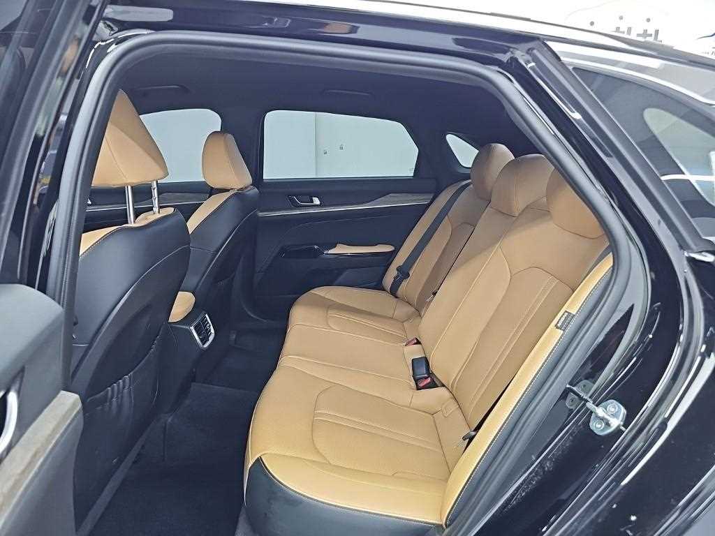 Kia K5 — photo 12