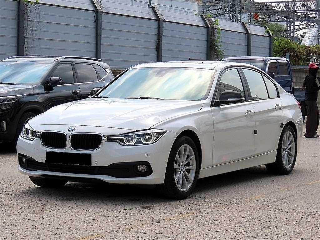 BMW 3-Series — photo 02