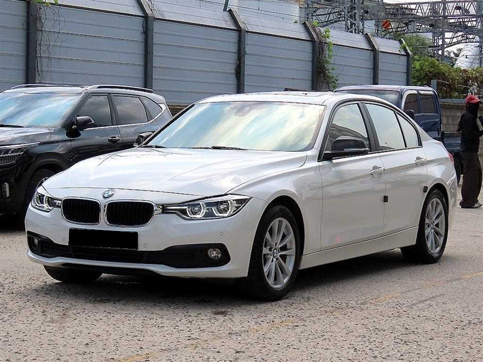 BMW 3-Series — photo 02