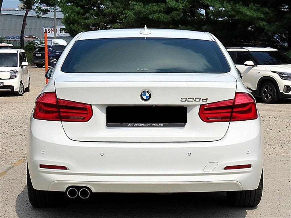 BMW 3-Series — photo 04