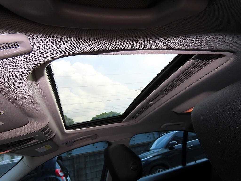 BMW 3-Series — photo 18