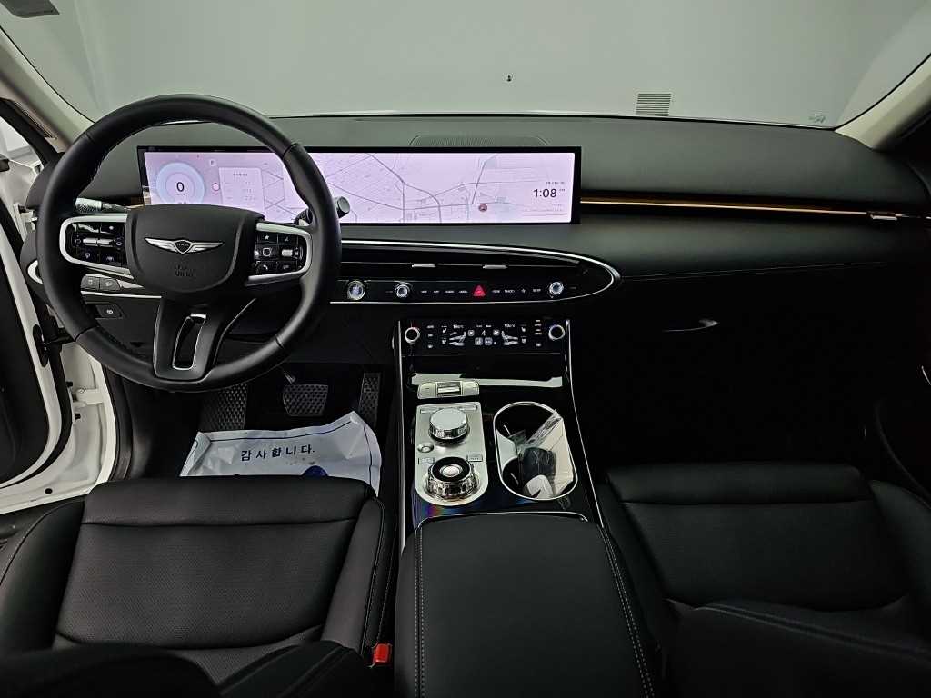 Genesis GV70 — photo 07