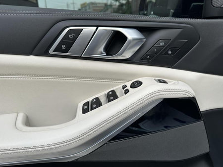 BMW X5 — photo 11