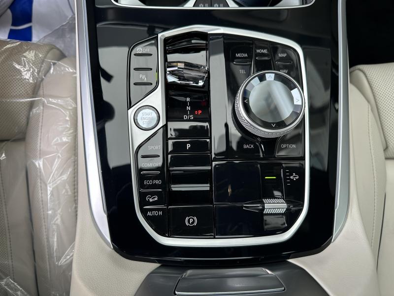BMW X5 — photo 14