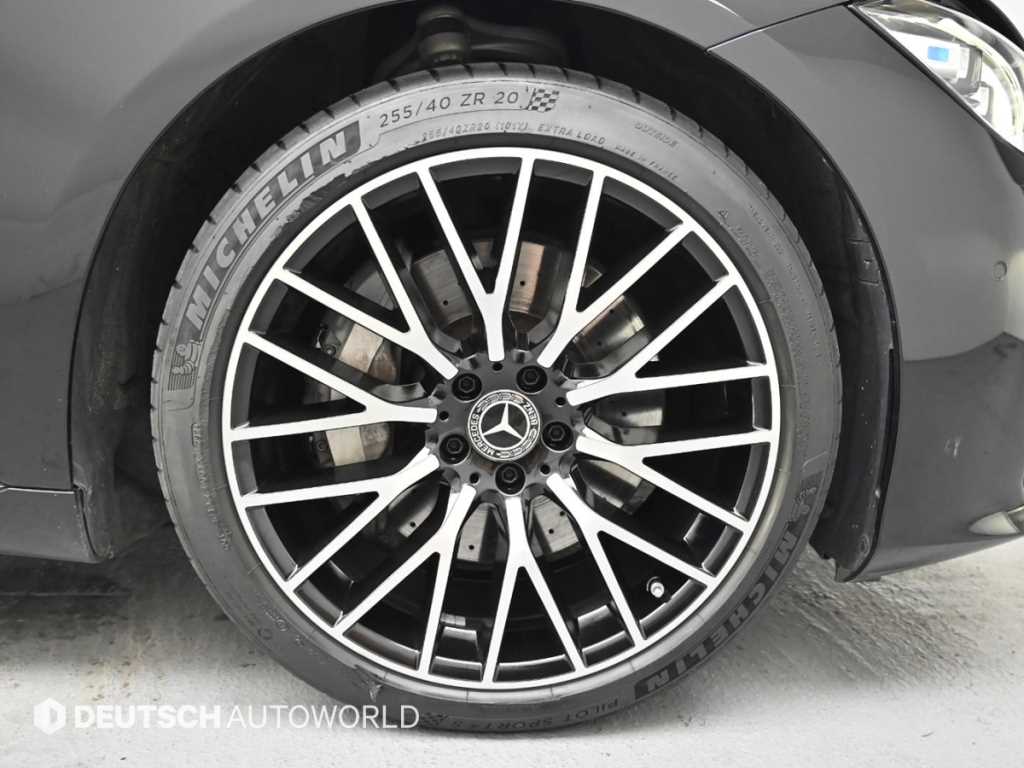 Mercedes-Benz S-Class — photo 05