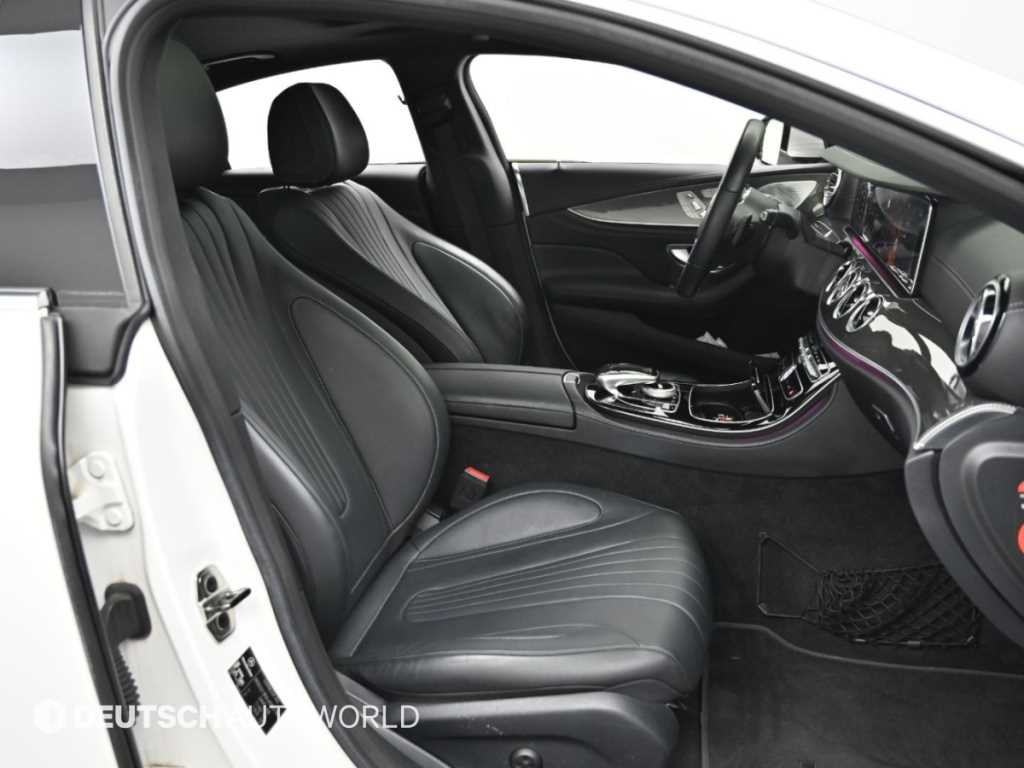 Mercedes-Benz CLS-Class — photo 10